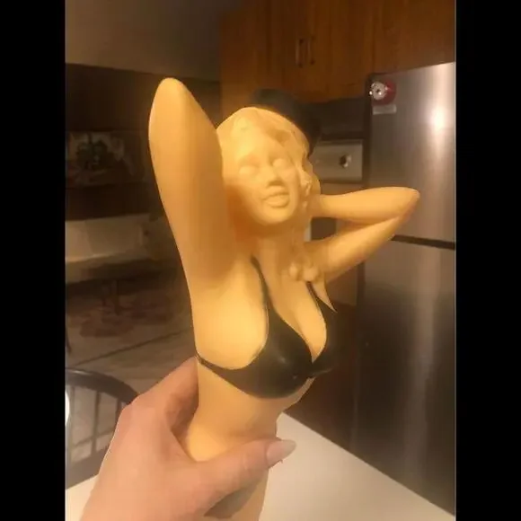 1957 Jayne Mansfield water bottle pin up girl beauty queen 22” in great shape - Picture 8 of 10